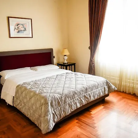 Alojamento de Acomodação e Pequeno-almoço Al Centro Luxury 4*